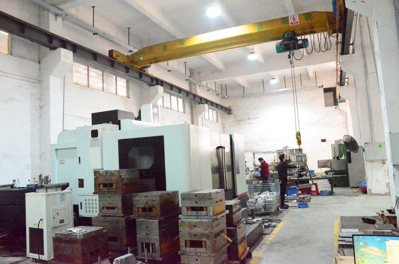 Workshop floor with an overhead crane